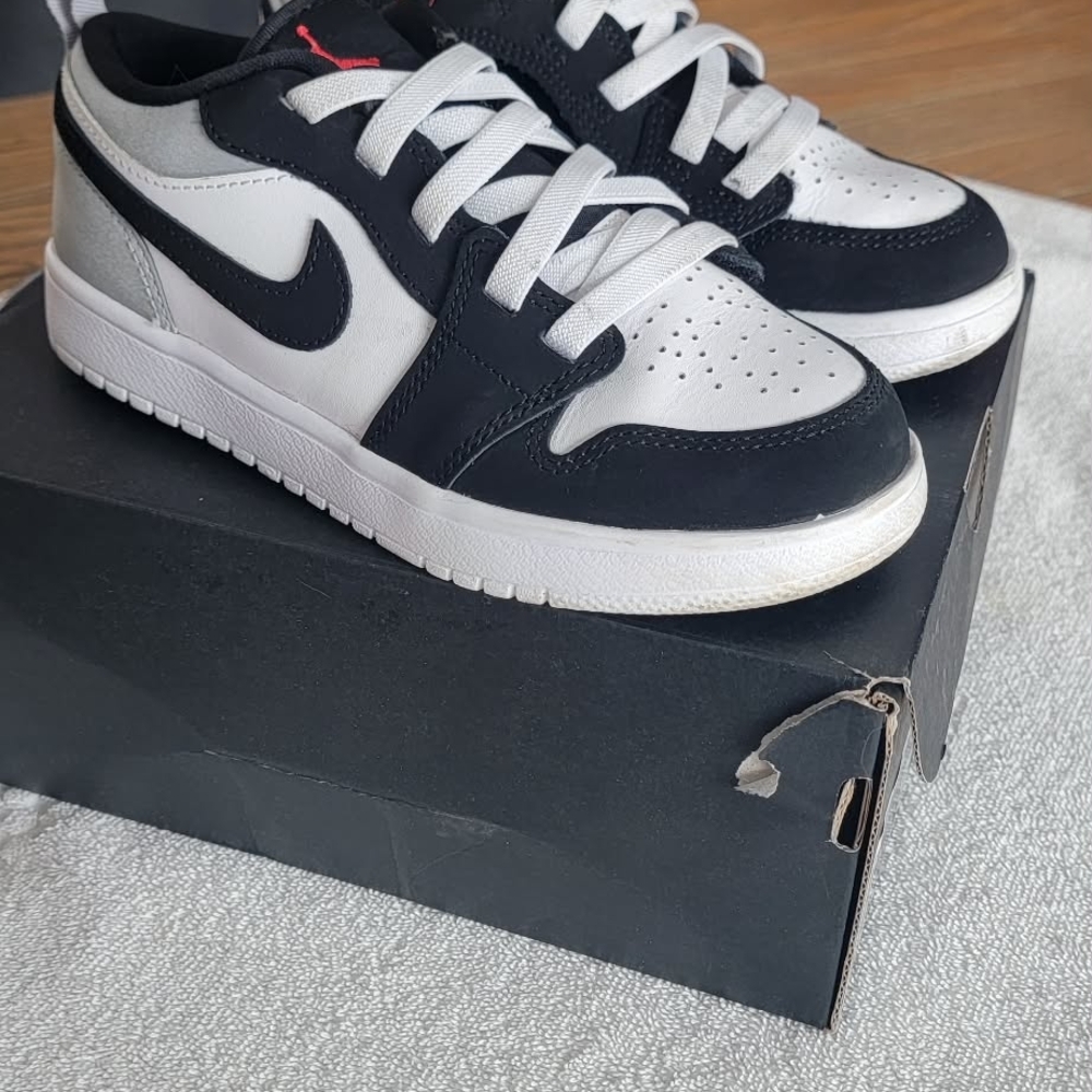 Nike Black and White Low-Top Sneakers